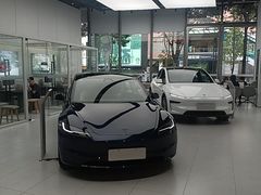 -TESLA 特斯拉(广州天环广场体验店)