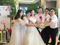 -雪莉美妆婚纱馆