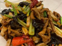 藕带木耳炒牛肉-东馆和天下特色餐饮(工农店)