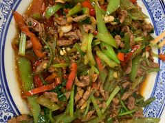 芹菜牛肉丝-新新湘菜馆(新中街二条店)