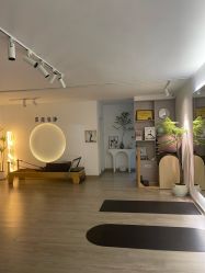 -闺蜜瑜伽·普拉提女性塑形馆