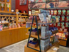 零售区-茶理宜世(岭南站NOVA店)