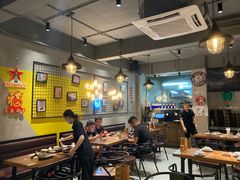 大堂-记忆串城·东北烧烤·小龙虾·大型团建(南油店)