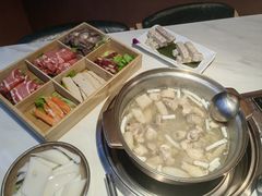 -喃喃椰·糟粕醋·椰子鸡火锅(七堡花园店)