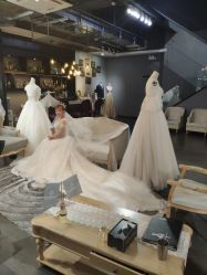 -艾米丽婚纱礼服