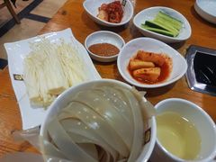 -喇喇排骨火锅·传统韩式脊骨汤(望京西园总店)
