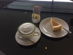 抹茶拿铁and芝士蛋糕-震旦博物馆·A Cafe