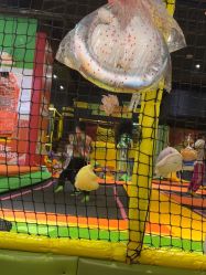 -蹦蹦跳跳(新奥购物中心店)