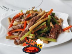 鲜茶树菇炒牛柳-e格私厨·团建聚餐·私房菜(南山店)