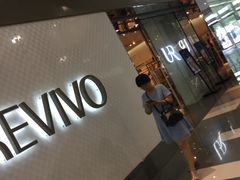 -URBAN REVIVO(济南世茂广场店)