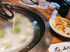-山河屯铁锅炖·非遗东北菜(南山店)