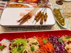 -小董哥烤串·爆汁大油边(故宫店)