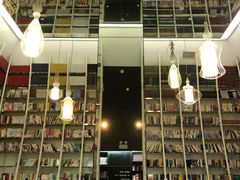 -钟书阁(松江泰晤士小镇店)