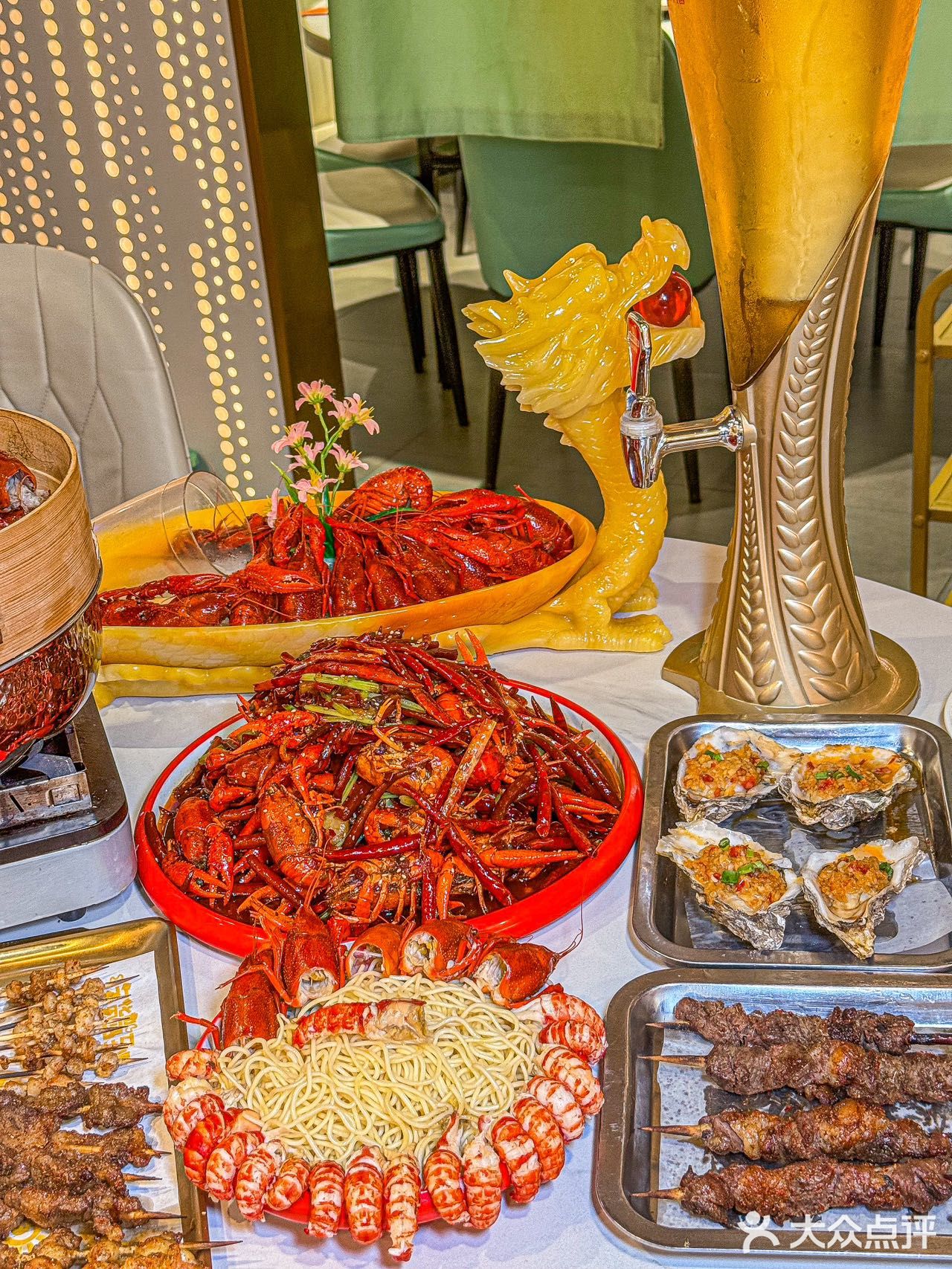 各位夜猫子们，这里有一家宝藏夜宵店强势来袭—