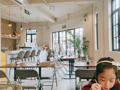 -Fridi Patisserie Cafe