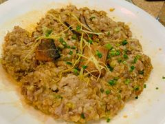 咸鱼蒸肉饼-永記粤菜·五指毛桃花雕鸡煲(九亭店)