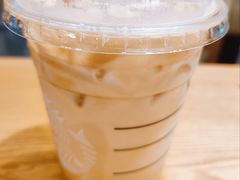 -星巴克(上海虹桥新天地二店)