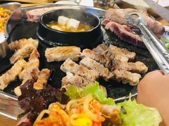 -江南猪肉商会无限续吃(弘大店)