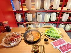 -三顾烤庐·烤鱼·烧烤·龙虾(奉贤店)