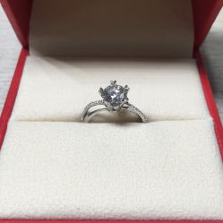 -威德钻石-克拉钻大本营(南京东路店)