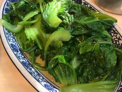 白灼时蔬-九道菜有鸡鱼头(石鼓路店)