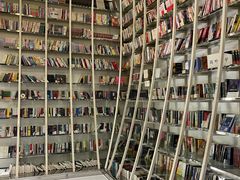 -钟书阁(松江泰晤士小镇店)