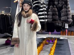 -肃宁华斯国际裘皮城