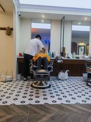 -理昂男士理发店 Barber shop