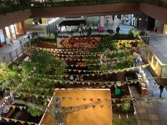 -瑞虹新天地月亮湾