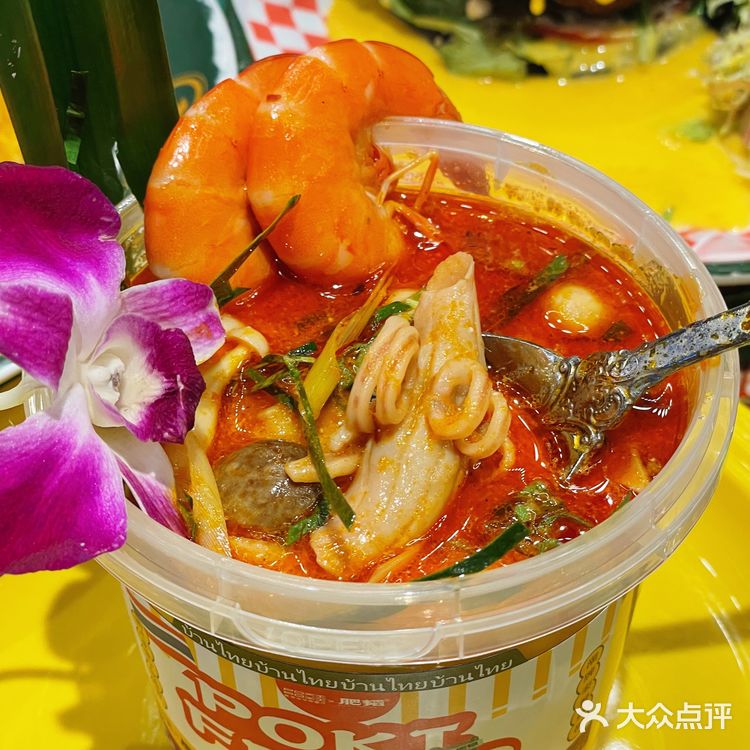 深圳美食😯太会啦！是谁把窑鸡塞进了菠萝包