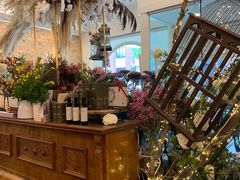 -FLOVIE FLORIST CAFE