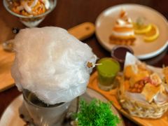 -Chom Cafe and Restaurant