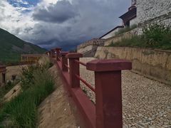 -比如骷髅墙景区