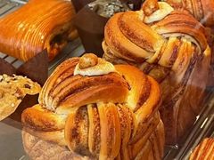 -VERIE BAKEHOUSE