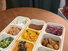 九宫格（盲盒）-轻蔬不用等·素食(江苏路店)