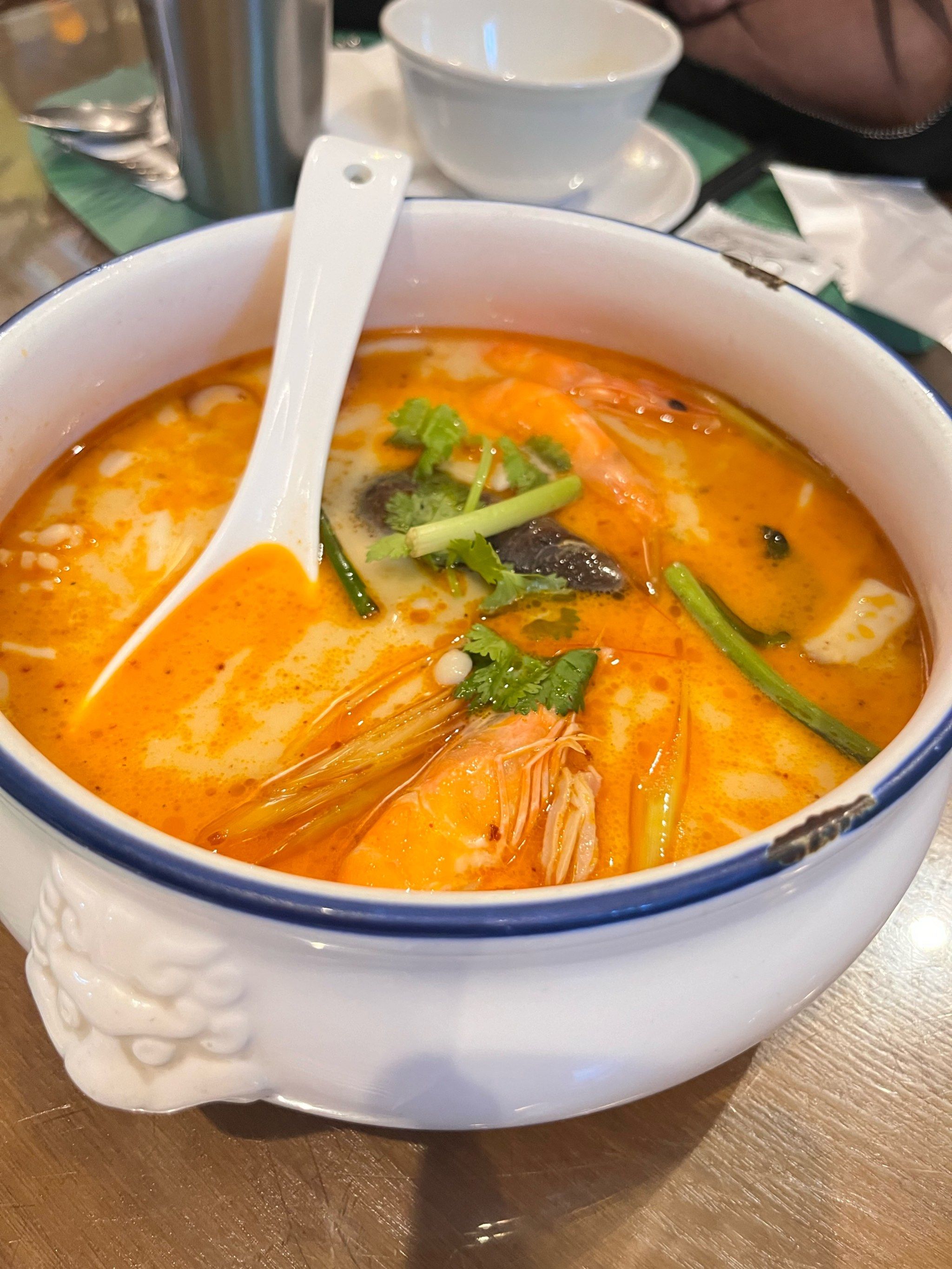 菜品都很在线 大赞冬阴功汤 排队王是有道理的