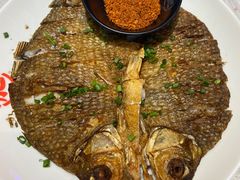 -肥肥虾庄·金牌油焖大虾(首义路店)