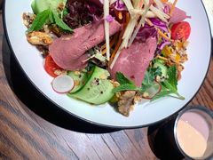 烟熏牛肉烤南瓜藜麦沙拉-blend咖啡部落(卓悦中心店)