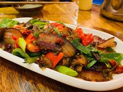 大脚菌炒腊肉-郑件洋芋饭庄