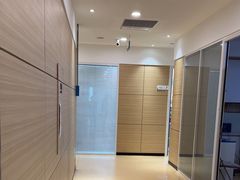 -瑞尔齿科(上海长风大悦城店)