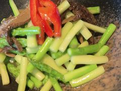 芦笋炒羊肚菌-春色如许·茶食餐厅(桃李春风店)