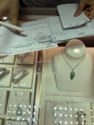 -六福珠寶(百联南方购物中心店)