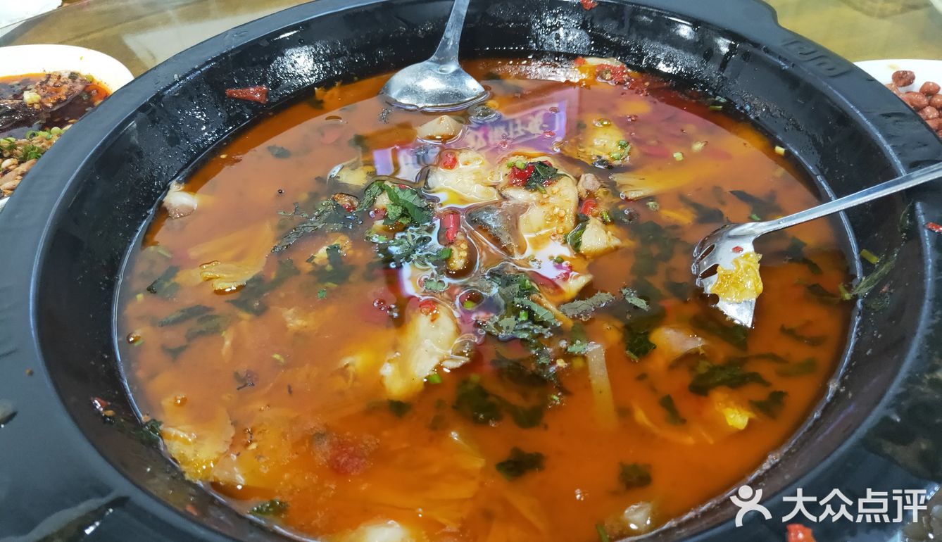 菜量很足，都是挺大一份的，点了一份酸菜鱼