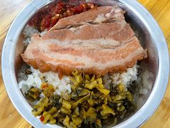 -梁阿婆廿年老牌扣肉糯米饭