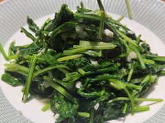 -头上红煨盐鸡乡村食府