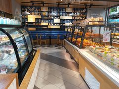 面包甜点陈列柜-大苹果面包生日蛋糕(创新店)