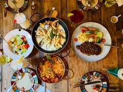-SISTERS BAR RESTAURANT川意酒馆(嘉善老市H楼店)
