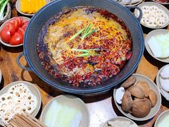 -四小区火锅·巷子里的重庆火锅(花照壁店)