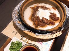 窝蛋牛肉煲仔饭-润泽园椰子鸡(汇一城店)