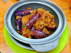 咸鱼茄子煲-津津餐室